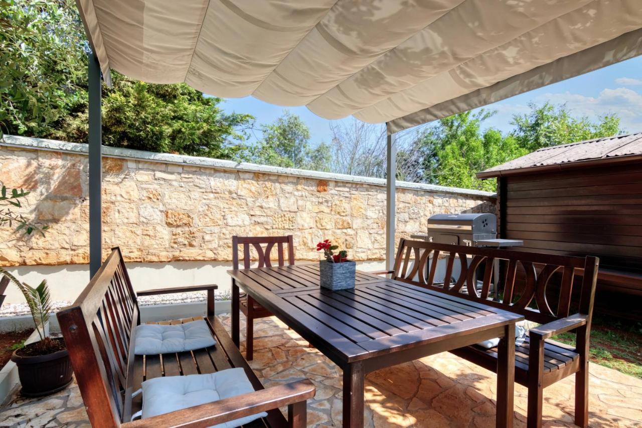 Holiday Home Giardino Marino Pomer Dış mekan fotoğraf